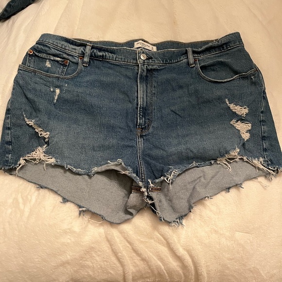 Abercrombie & Fitch Curve Love The Mom Short High Rise - Picture 1 of 3
